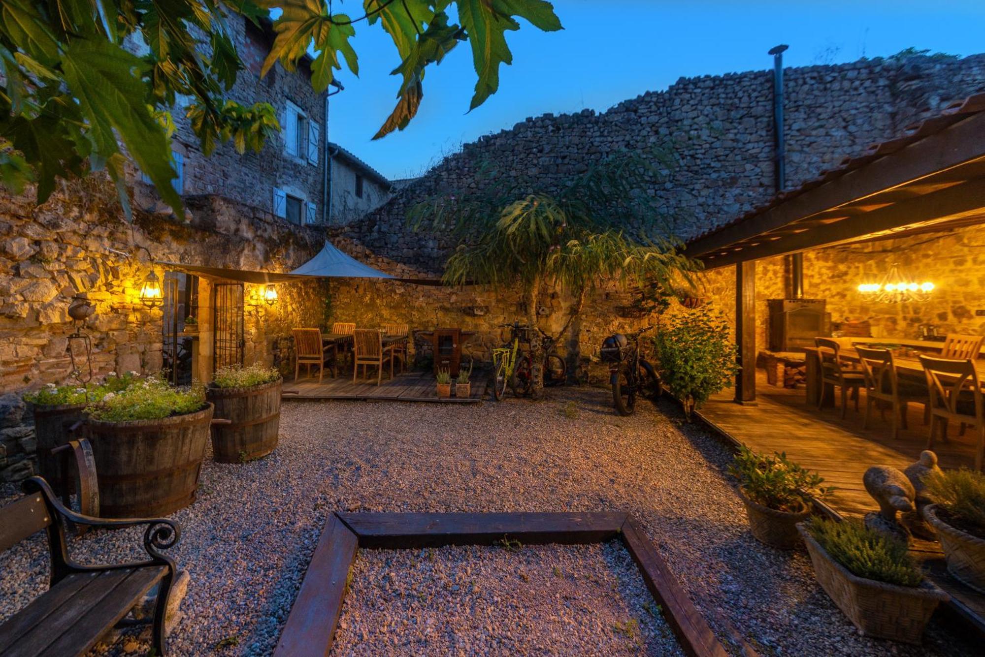 La Maison Au Puits Cordes Sur Ciel Exteriör bild